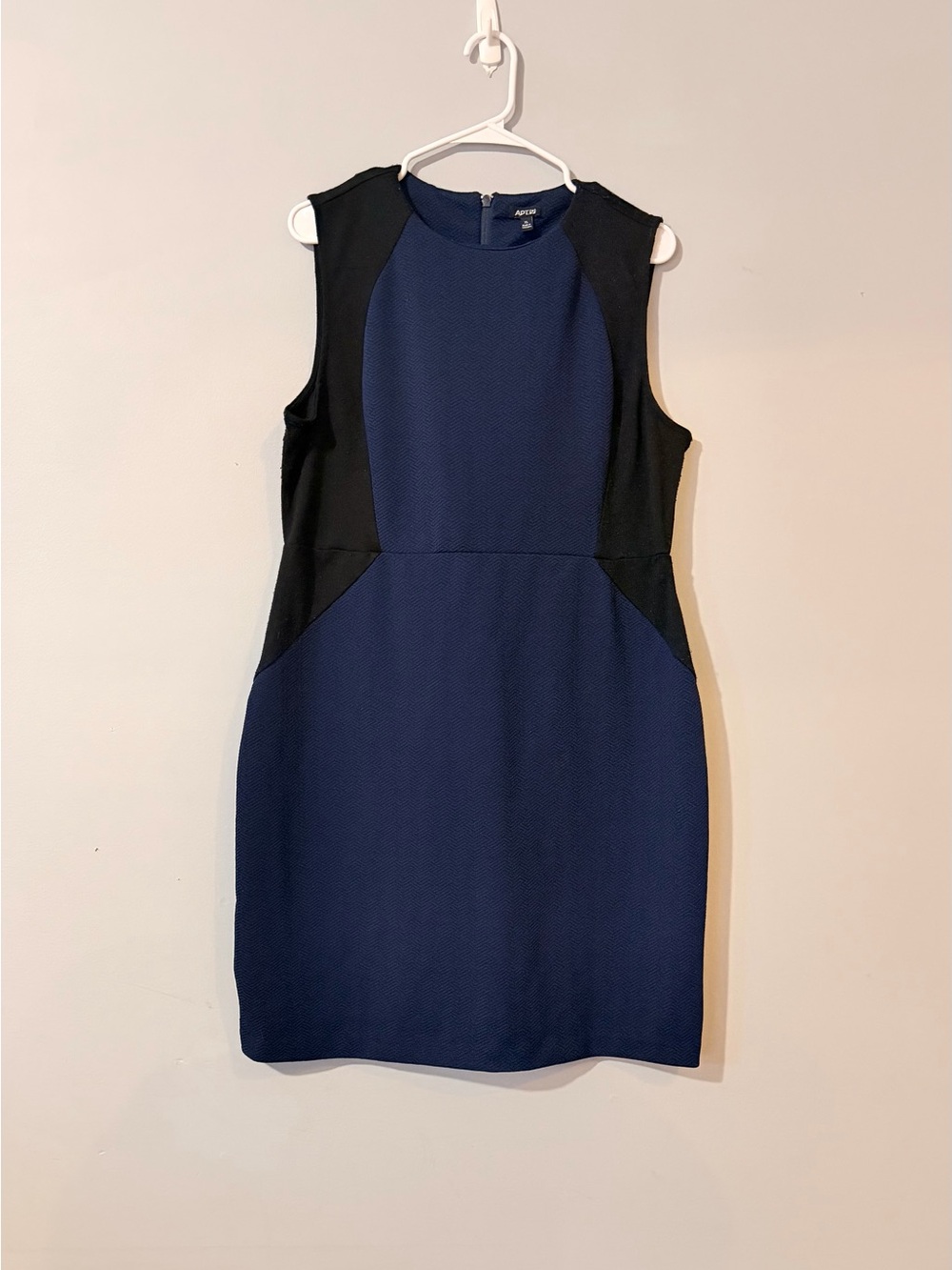 Apt. 9 Navy and Black Colorblock Sleeveless Sheath Dress